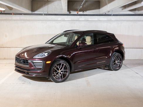 Certified 2026 Porsche Macan AWD/4WD image 1