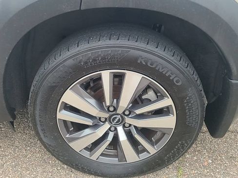 Used 2024 Nissan Pathfinder SL AWD/4WD image 26