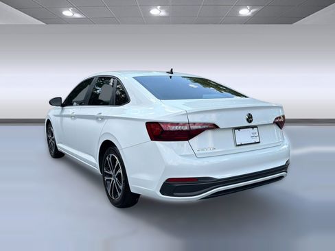 Used 2024 Volkswagen Jetta Sport FWD image 3
