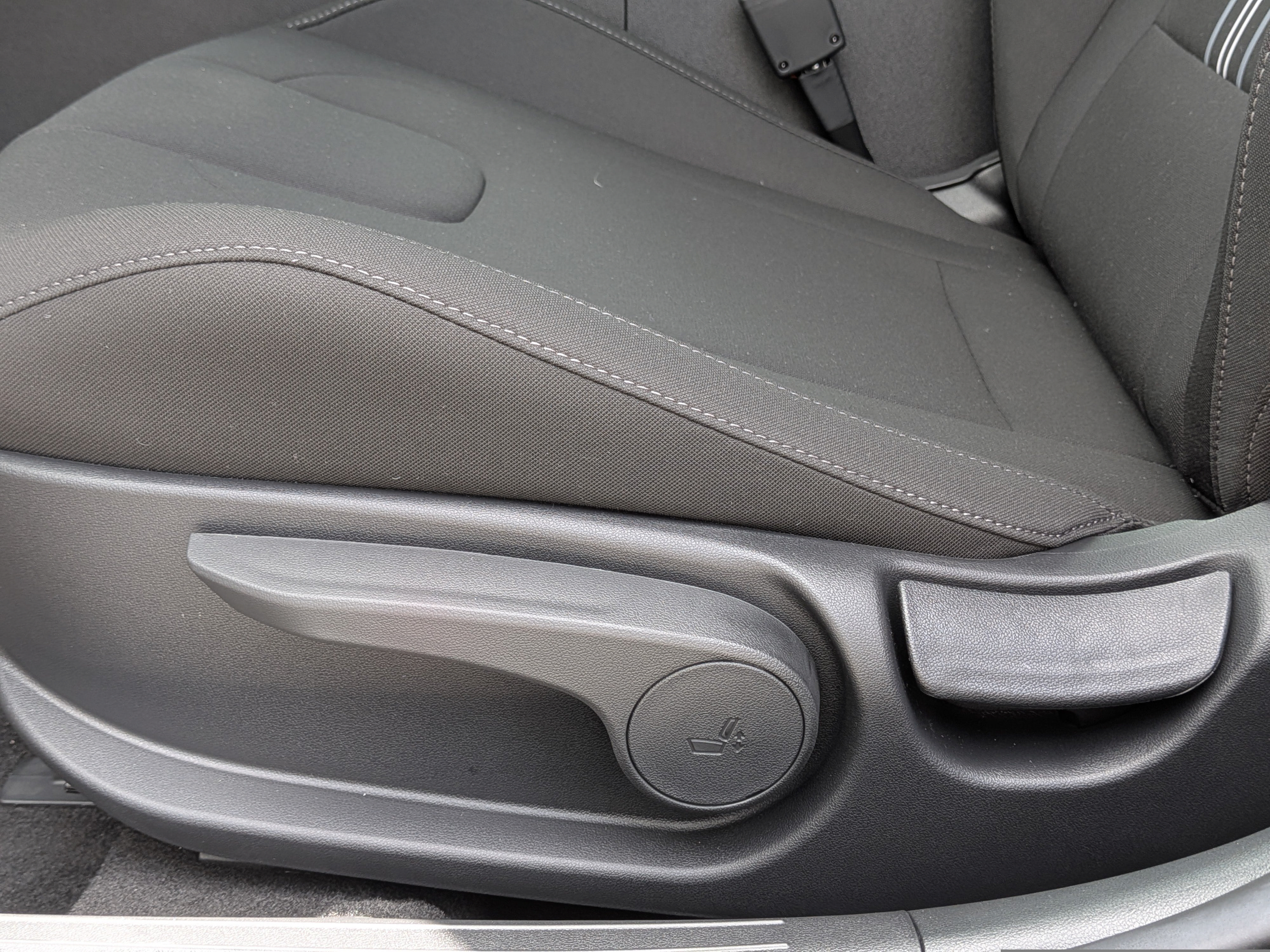 New 2026 Hyundai Elantra SEL Sport Premium FWD image 23