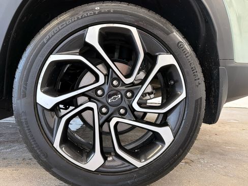 Used 2024 Chevrolet Trax RS FWD image 11