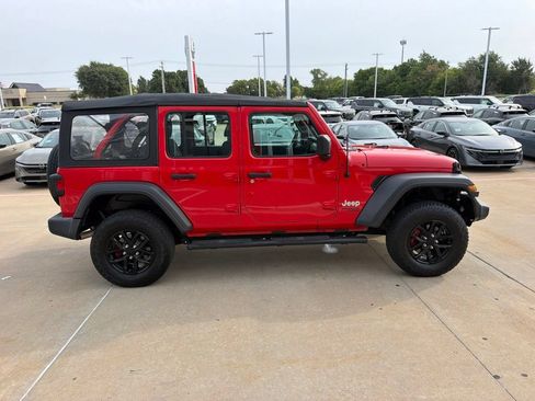 Used 2018 Jeep Wrangler Unlimited Sport AWD/4WD image 6