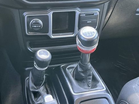 Used 2021 Jeep Gladiator Sport w/ Trailer Tow Package AWD/4WD image 15