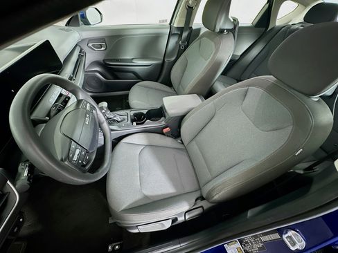 Used 2025 Kia K4 FWD image 13