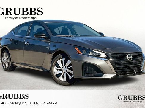 Used 2025 Nissan Altima 2.5 S image 4