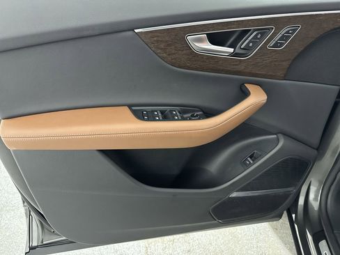 Used 2024 Audi Q8 Premium Plus w/ Premium Plus Package AWD/4WD image 19
