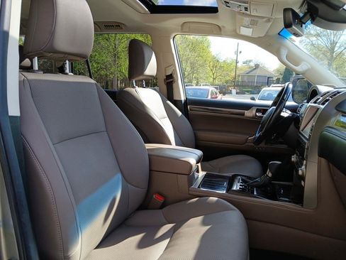 Used 2020 Lexus GX 460 Premium image 18