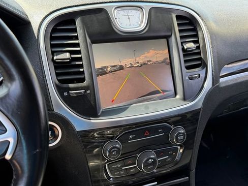 Used 2016 Chrysler 300 Limited RWD image 17