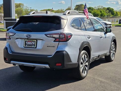 Used 2024 Subaru Outback Touring XT AWD/4WD image 4