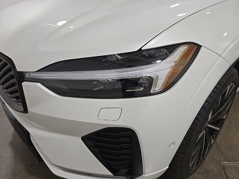 New 2026 Volvo XC60 T8 Ultra w/ Protection Package Premier image 22