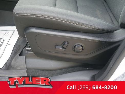 Used 2023 RAM 1500 Big Horn AWD/4WD image 25