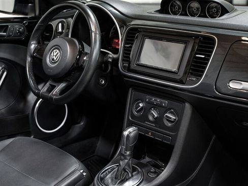 Used 2013 Volkswagen Beetle 2.0T FWD image 23