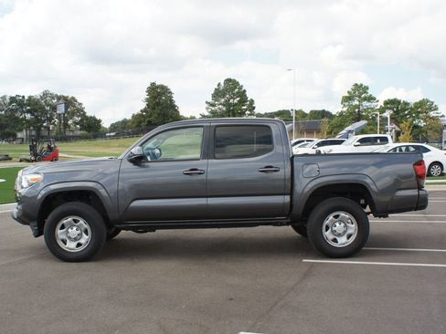 Used 2022 Toyota Tacoma SR w/ SR Convenience Package image 10