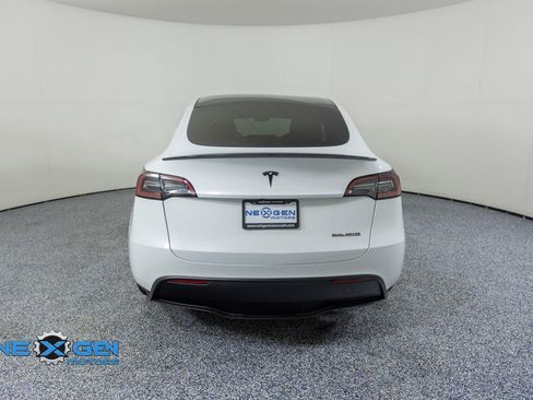 Used 2022 Tesla Model Y Performance AWD/4WD image 6