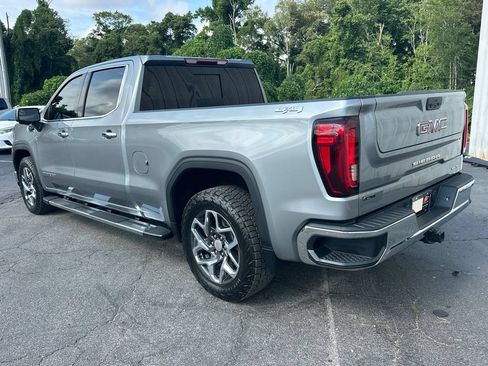 Used 2023 GMC Sierra 1500 SLT w/ SLT Premium Package AWD/4WD image 8