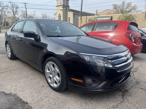 Used 2011 Ford Fusion SE w/ 202A Rapid Spec Order Code image 2