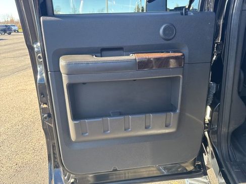 Used 2016 Ford F250 Platinum w/ Platinum Package image 18