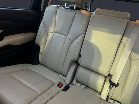 Used 2023 Subaru Ascent Limited w/ Technology Package image 13