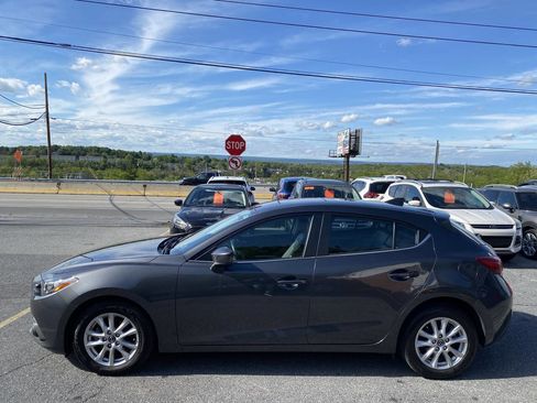 Used 2016 MAZDA MAZDA3 i Grand Touring FWD image 8