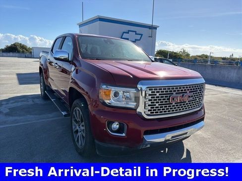 Used 2019 GMC Canyon Denali image 3