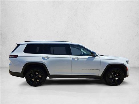 Used 2021 Jeep Grand Cherokee L Limited AWD/4WD image 4