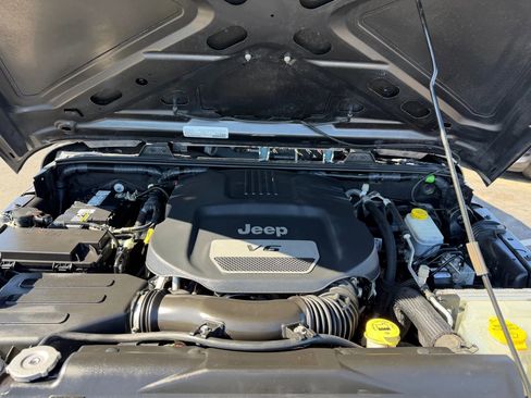 Used 2018 Jeep Wrangler Unlimited Sport S AWD/4WD image 37