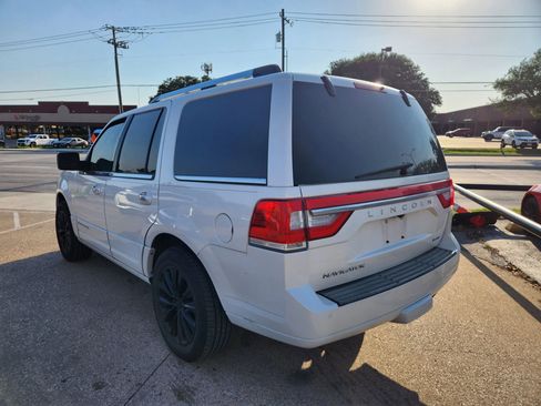 Used 2015 Lincoln Navigator 2WD image 3