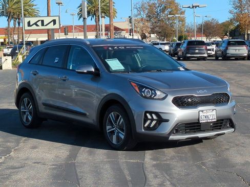 Certified 2022 Kia Niro EX Premium image 3