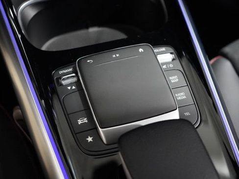 Used 2022 Mercedes-Benz GLA 250 4MATIC image 30