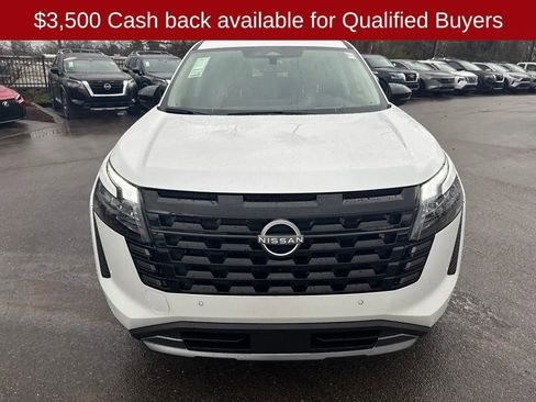 New 2026 Nissan Pathfinder Platinum image 9