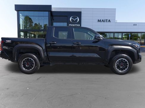 Used 2025 Toyota Tacoma TRD Off-Road AWD/4WD image 2