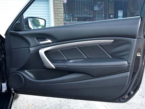 Used 2010 Honda Accord EX-L image 32