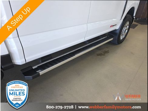 Used 2025 Ford F350 Lariat w/ Chrome Package AWD/4WD image 4