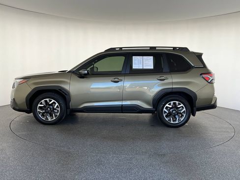 Certified 2025 Subaru Forester Premium AWD/4WD image 9