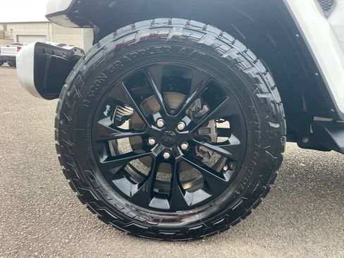Used 2021 Jeep Gladiator Overland AWD/4WD image 21