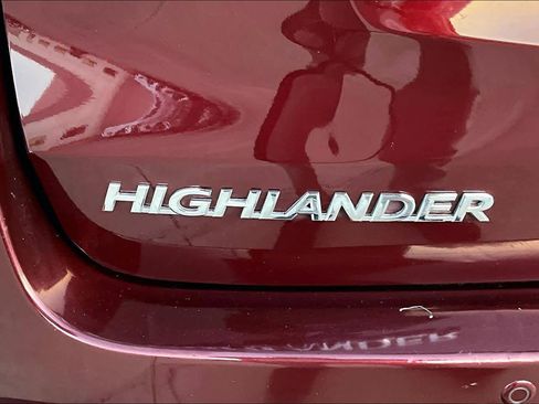 Used 2015 Toyota Highlander Limited image 9