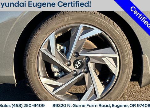 Used 2025 Hyundai Elantra SEL image 35