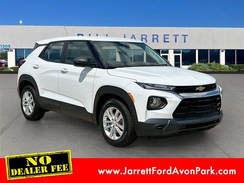 Used 2022 Chevrolet TrailBlazer LS FWD image 1