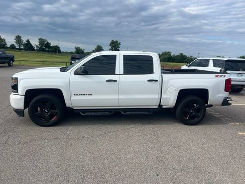 Used 2018 Chevrolet Silverado 1500 LTZ Z71 w/ Redline Edition AWD/4WD image 4