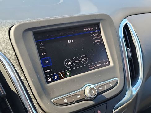 Used 2024 Chevrolet Equinox LT image 18