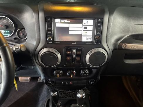 Used 2017 Jeep Wrangler Unlimited Sport AWD/4WD image 15
