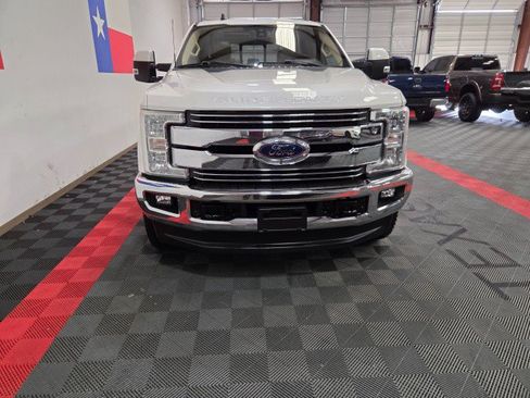 Used 2019 Ford F250 Lariat w/ Lariat Ultimate Package AWD/4WD image 4