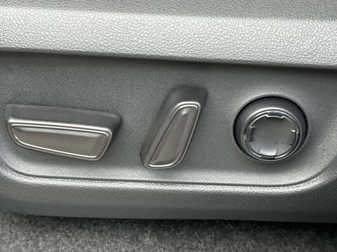 Used 2025 Toyota 4Runner Limited image 26