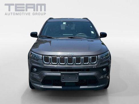 Certified 2024 Jeep Compass Latitude AWD/4WD image 2