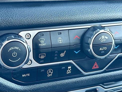 Used 2024 Jeep Wrangler Sport S image 19