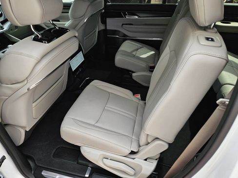 New 2026 Jeep Grand Wagoneer Summit image 15