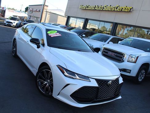 Used 2019 Toyota Avalon Touring w/ Advanced Safety Package FWD image 38