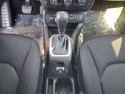 Used 2020 Jeep Renegade Sport w/ Sport Appearance Group AWD/4WD image 13
