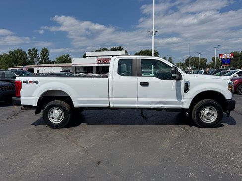 Used 2018 Ford F250 XL w/ Power Equipment Group AWD/4WD image 6