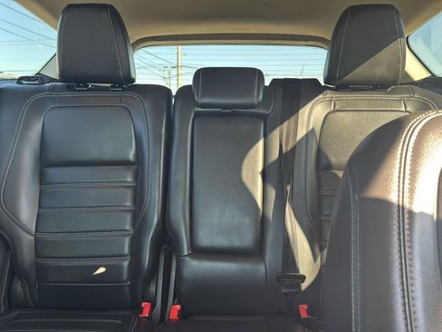 Used 2019 Ford Escape SEL AWD/4WD image 17